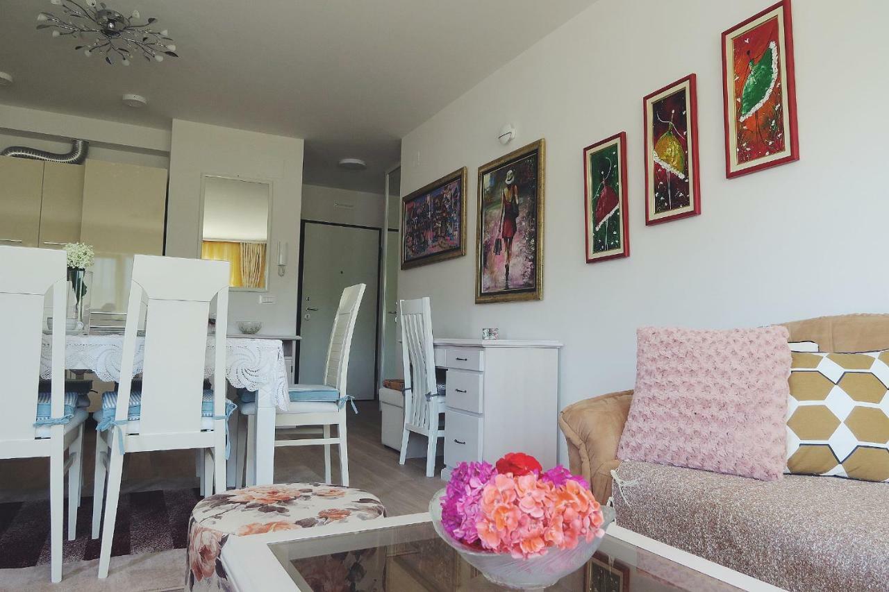 Apartment Sweet Dream 2 *