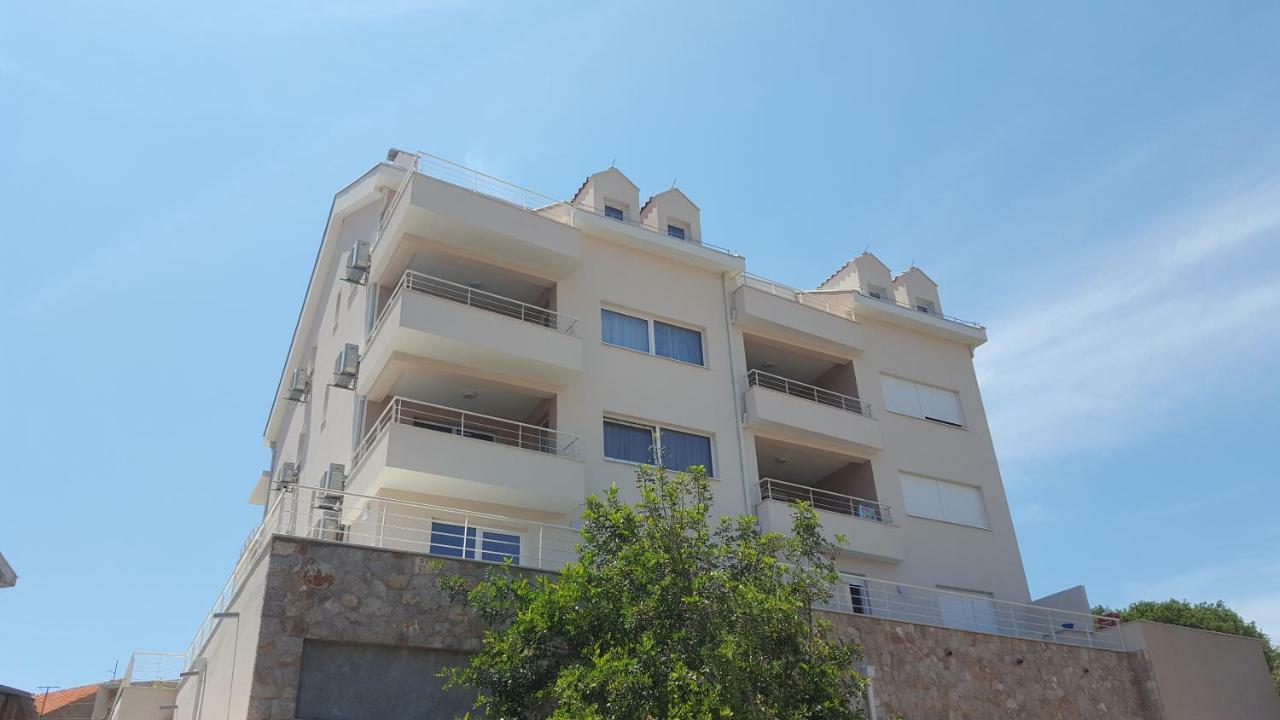 Apartment Sweet Dream 2